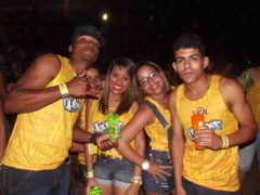 Oktober 10 Anos